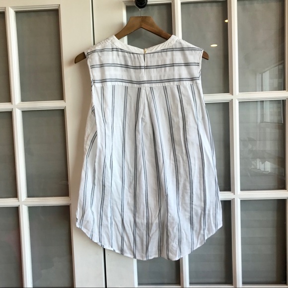 BCBGMaxazria White Stripe Tunic Blouse 🍒4/$20🍒 - Picture 3 of 5